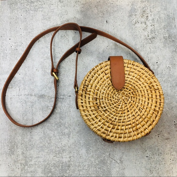 Sole Society Handbags - Sole Society Straw Catie Canteen Crossbody